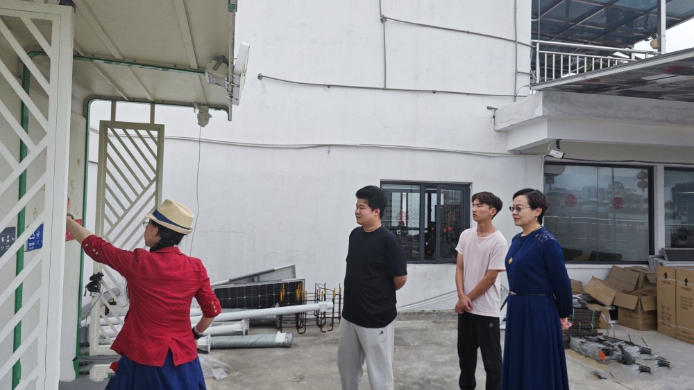 现场观摩.jpg 现场观摩.jpg
